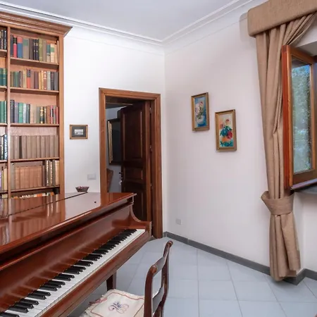 Torre Cangiani * Massa Lubrense